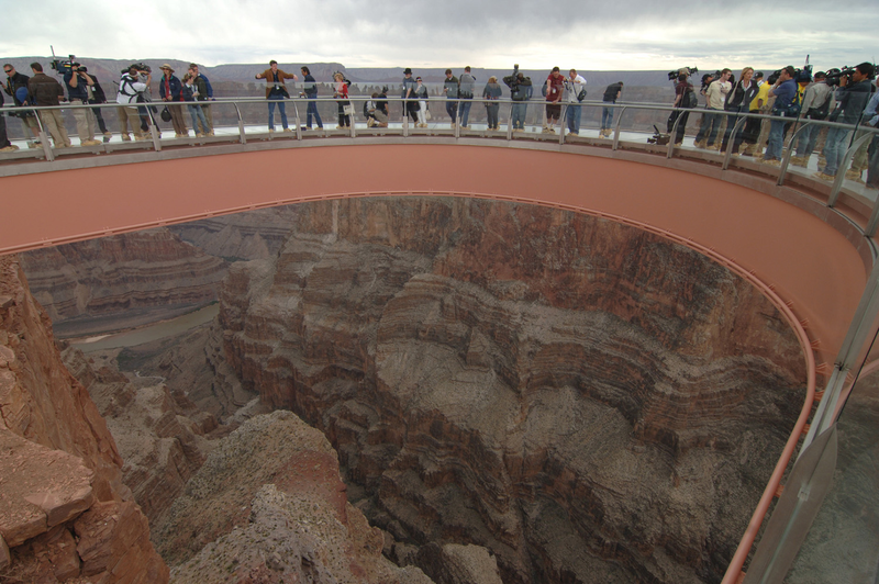 Illustration for article titled 15 Heart-Stopping Skywalks That Will Turn Your Legs To Jelly